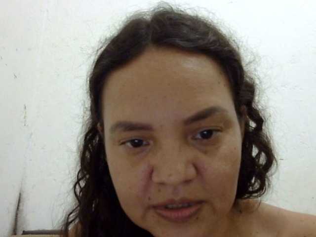 ElizabethMart live cam on BongaCams