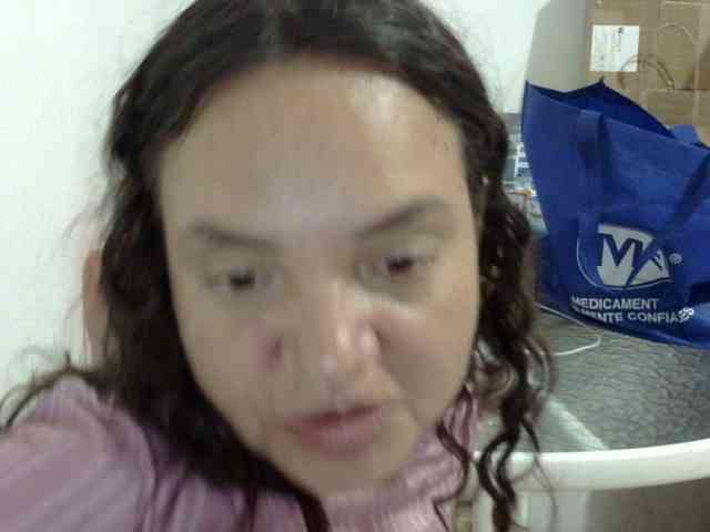 ElizabethMart webcam