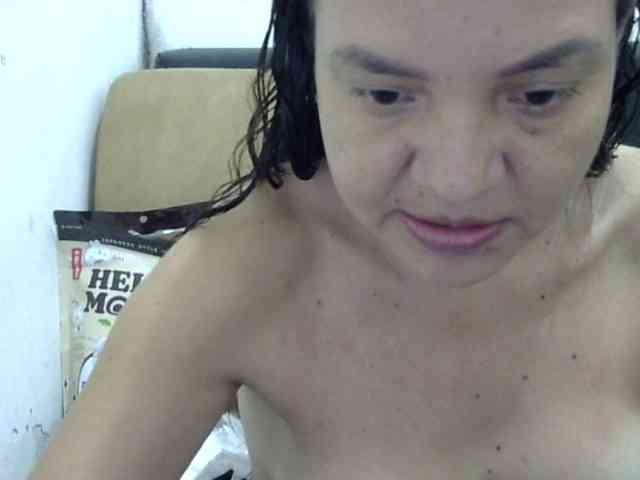 ElizabethMart webcam