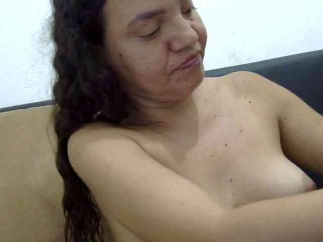 ElizabethMart webcam