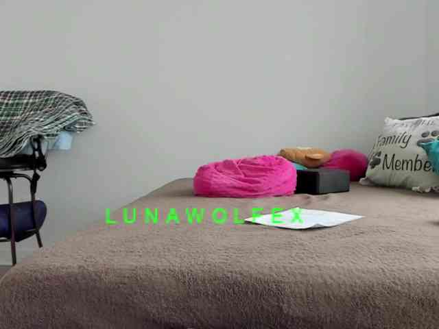 LunaWolfex webcam