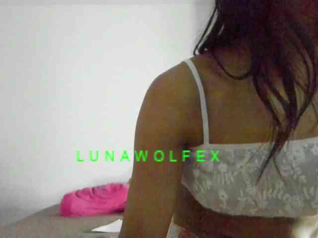 LunaWolfex webcam