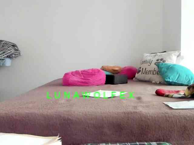 LunaWolfex webcam