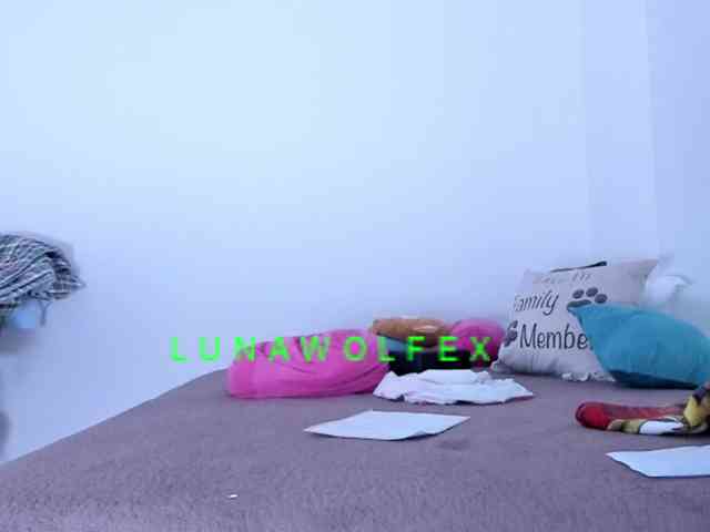 LunaWolfex webcam