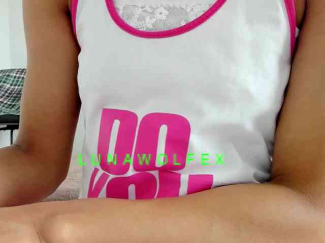 LunaWolfex webcam