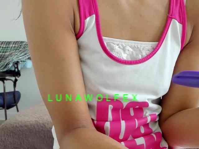 LunaWolfex webcam