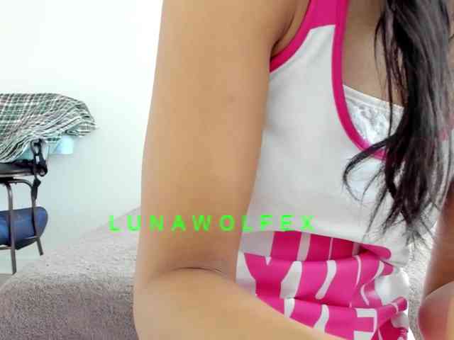 LunaWolfex webcam