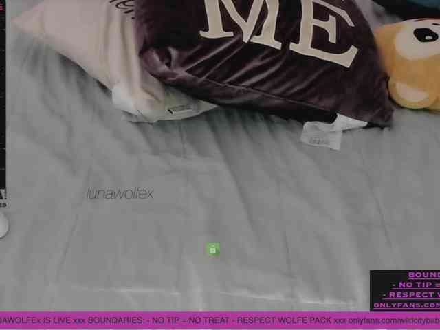 LunaWolfex webcam