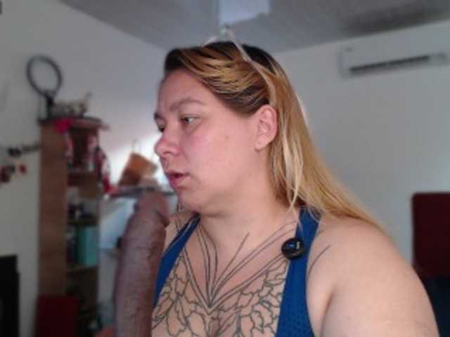 Lilye live cam on BongaCams