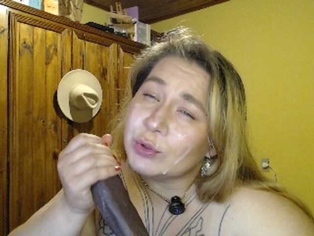 Lilye live cam on BongaCams