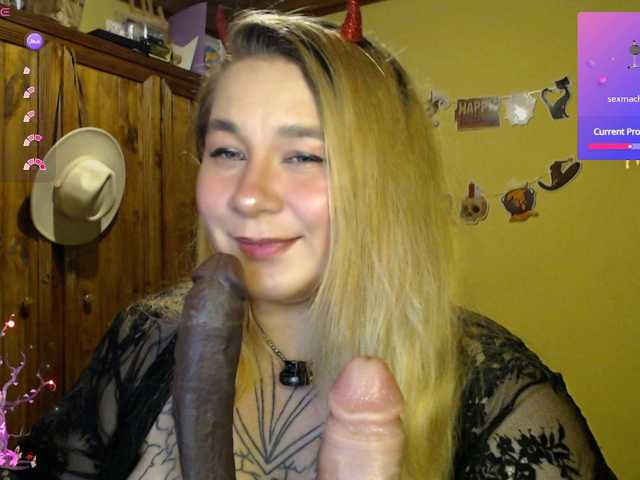 Lilye live cam on BongaCams