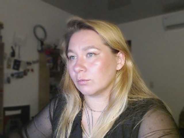 Lilye live cam on BongaCams