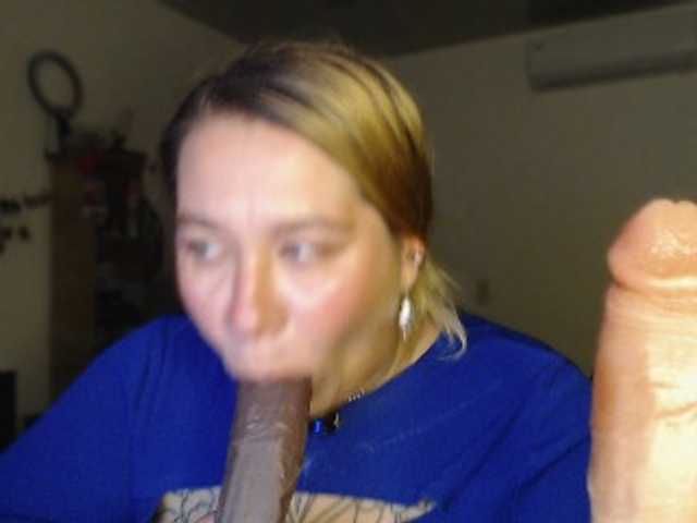 Lilye live cam on BongaCams