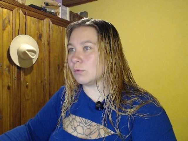 Lilye live cam on BongaCams