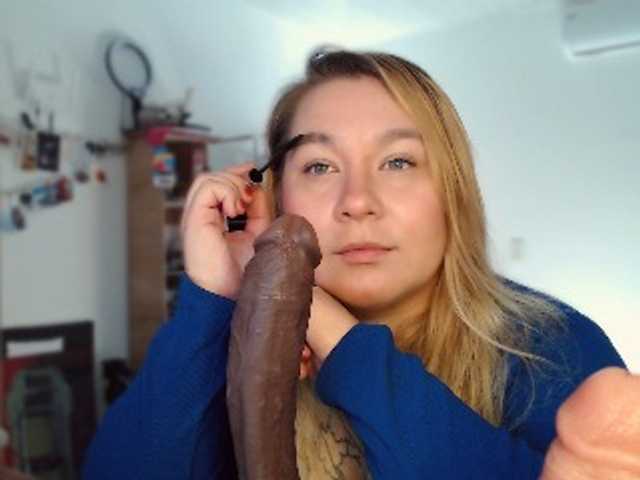 Lilye live cam on BongaCams