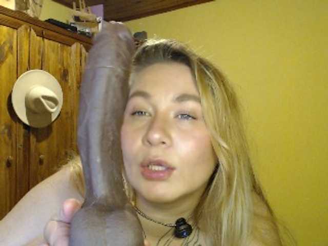 Lilye live cam on BongaCams