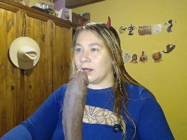 le modèle Alisa_U est en webcam porno dans un show sur le site bongacams, il possède les tags suivants: White/Caucasian,Blonde,Hairy