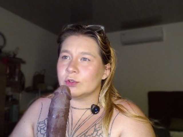 Lilye live cam on BongaCams