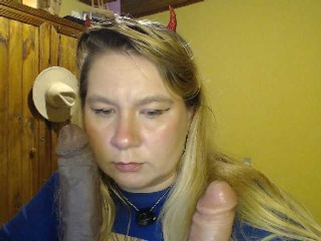 Lilye, en directo ahora en BongaCams