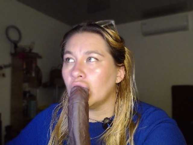 Lilye live cam on BongaCams