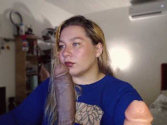 Lilye live cam on BongaCams