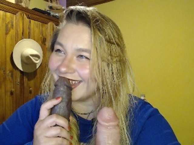 Lilye live cam on BongaCams