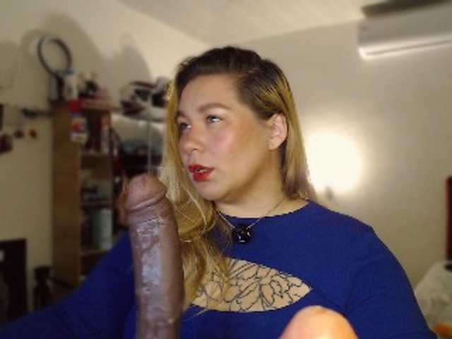 Lilye live cam on BongaCams