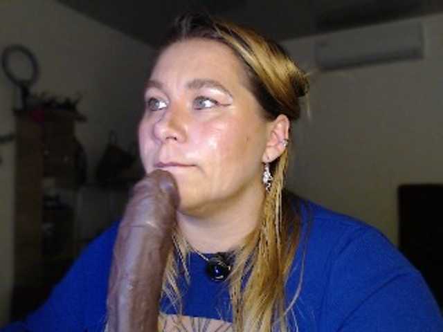 Lilye live cam on BongaCams