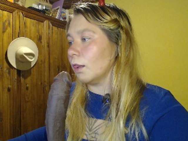 Lilye, en vivo ahora en BongaCams