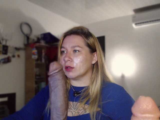 Lilye live cam on BongaCams