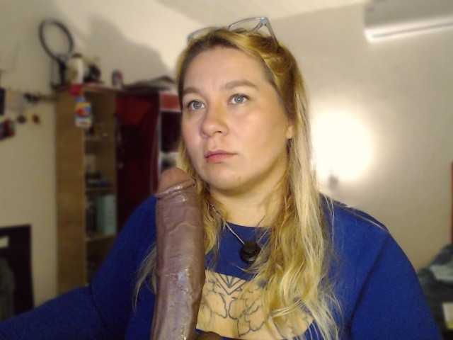 Lilye live cam on BongaCams