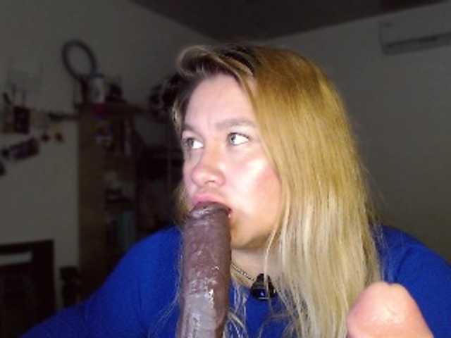 Lilye live cam on BongaCams