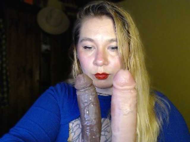 Lilye live cam on BongaCams