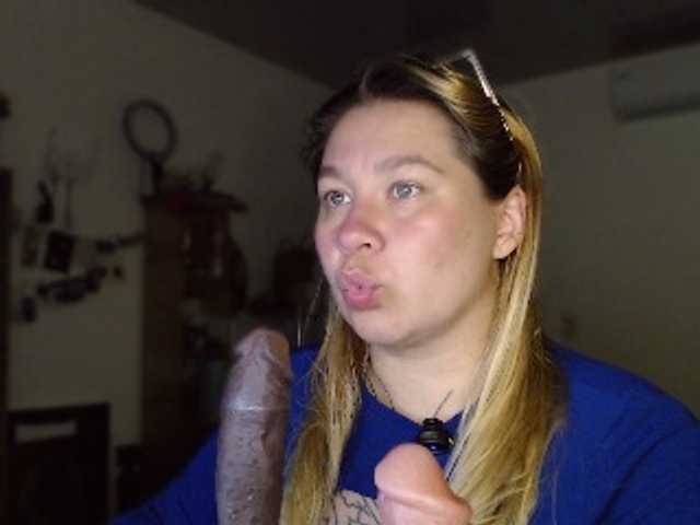 Lilye live cam on BongaCams