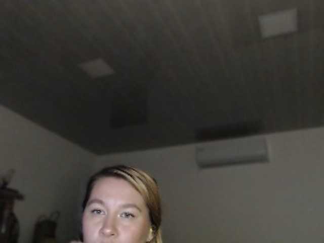 Lilye live cam on BongaCams
