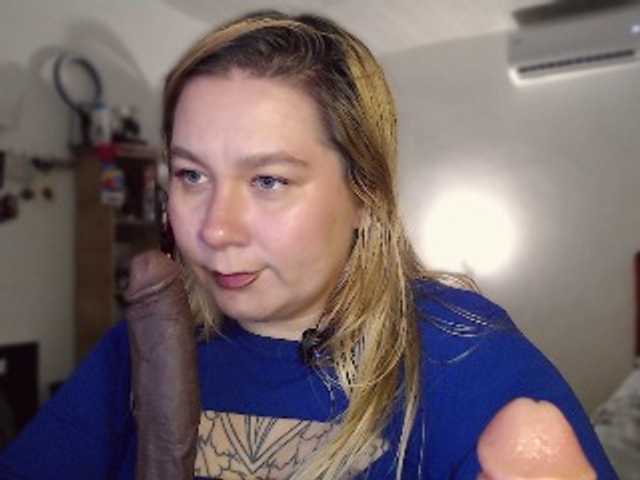 Lilye live cam on BongaCams