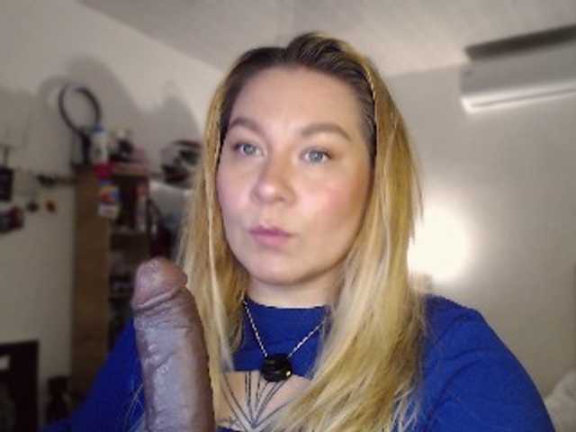 Lilye live cam on BongaCams