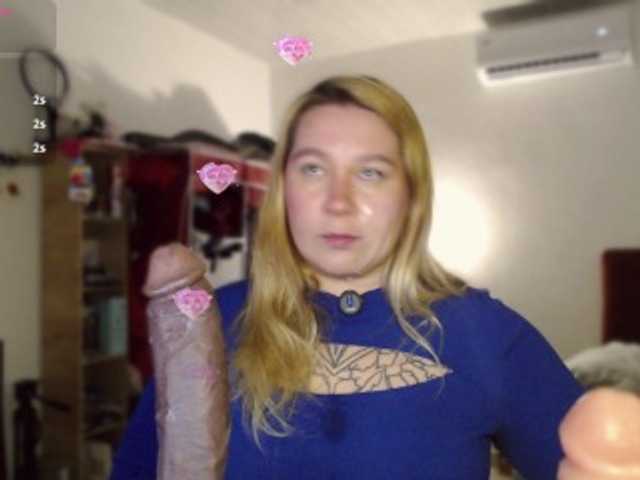 Lilye, 23 y/o - Live Cam on BongaCams