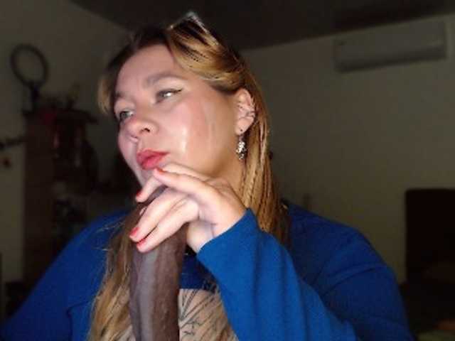 Lilye live cam on BongaCams