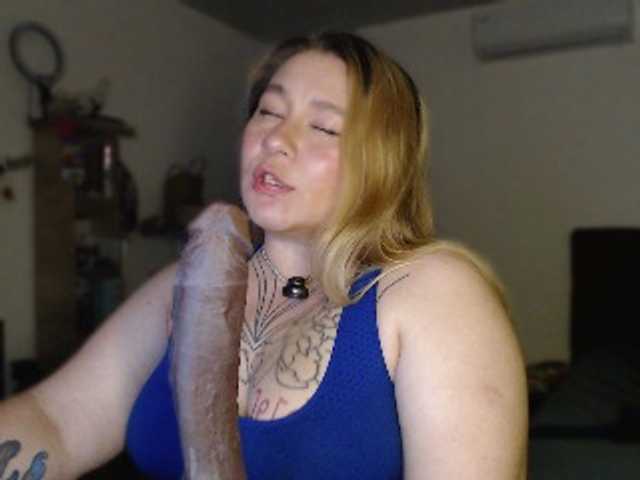 Lilye live cam on BongaCams
