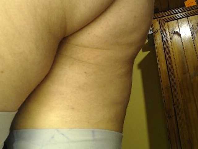 Lilye live cam on BongaCams