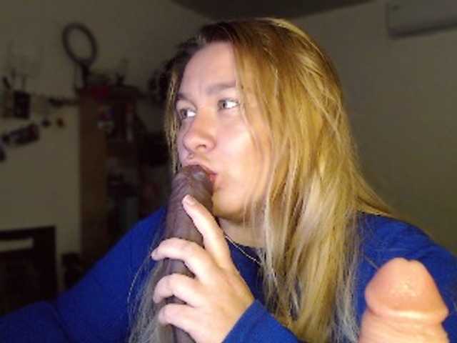 Lilye live cam on BongaCams
