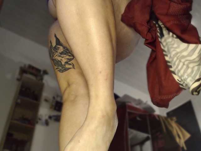 Lilye live cam on BongaCams