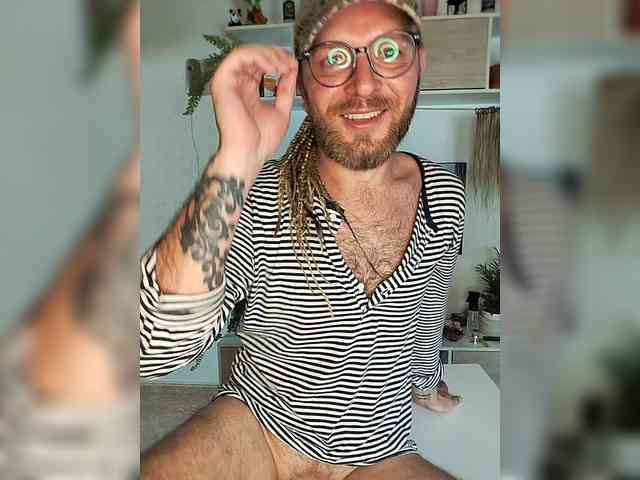 Falomens Live Webcam on BongaCams