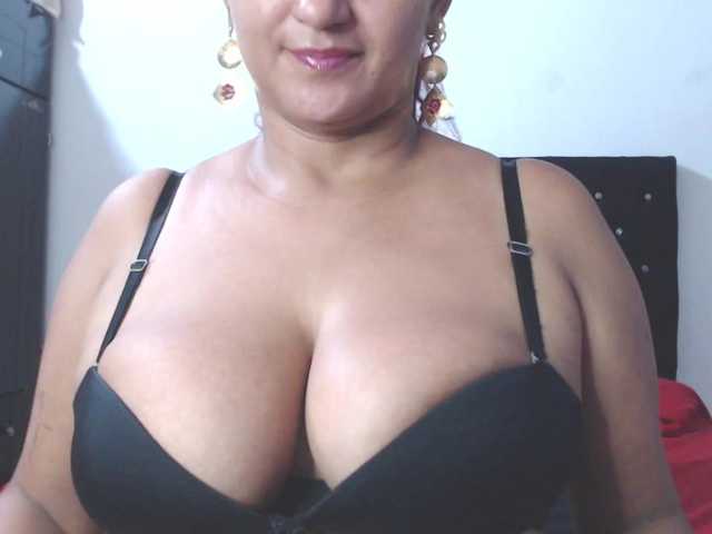 isabellegree live cam on BongaCams