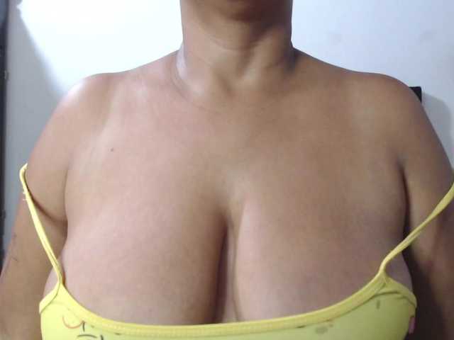 isabellegree live cam on BongaCams