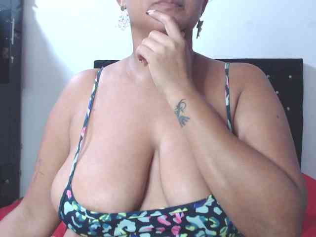 isabellegree Live Webcam on BongaCams