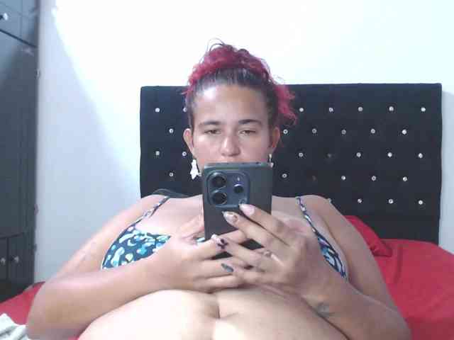 isabellegree Live Webcam on BongaCams