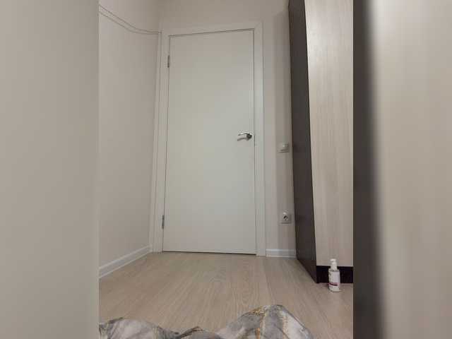 Crystal1-1 live cam on BongaCams