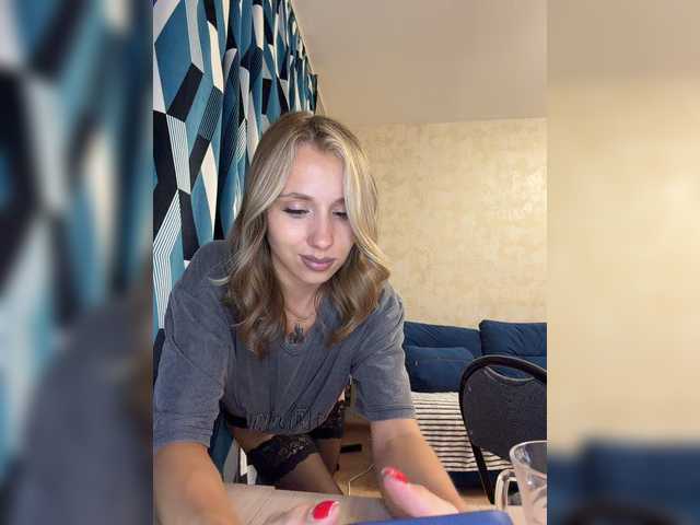 Crystal1-1 live cam on BongaCams